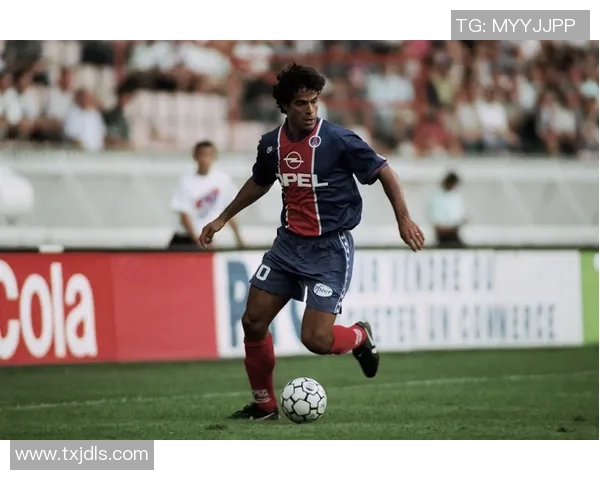 球星卡中的足球折射艺术与收藏价值探秘